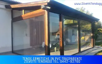 Chiusura laterale tettoia in legno