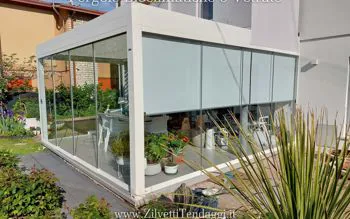 Pergole bioclimatiche e vetrate: la soluzione per un outdoor di lusso e comfort