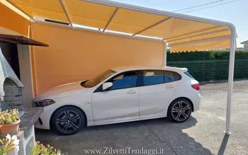 Tenda da sole modello Attico : una struttura leggera per balcone e giardino