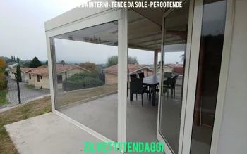 Vuoi chiudere la veranda o la tettoia per l'inverno? Ecco la soluzione